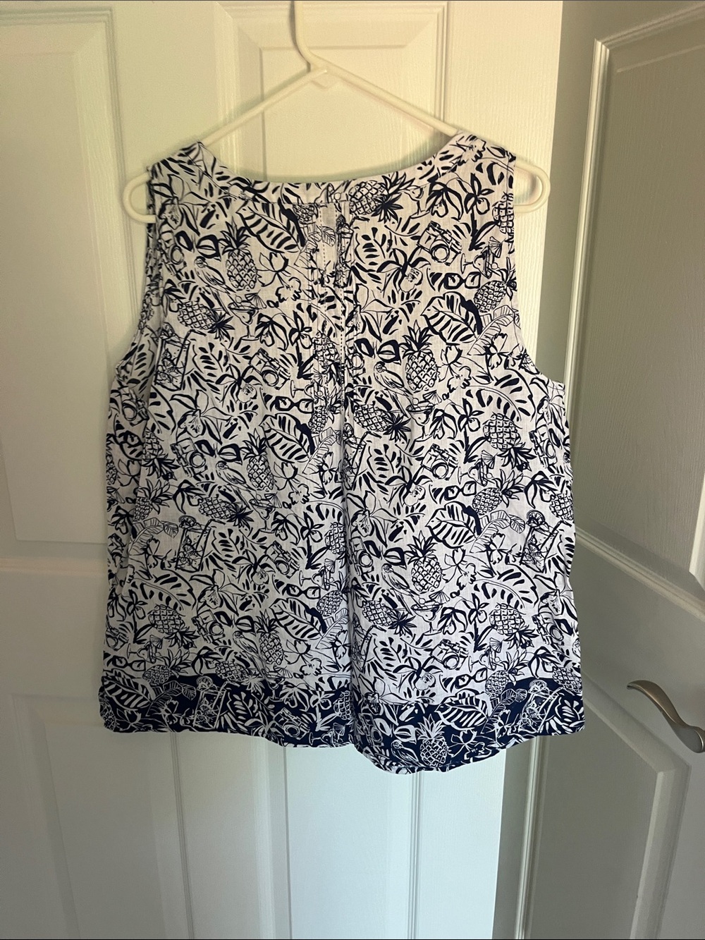 Talbots White and Navy Tropical Print Sleeveless Camisole - Picture 3 of 3